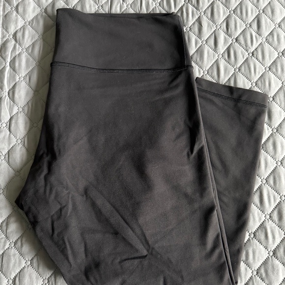 Lululemon Wunder Under High-Rise Tight (or 7/8) with a 25″ inseam - Size 20 - Picture 1 of 5